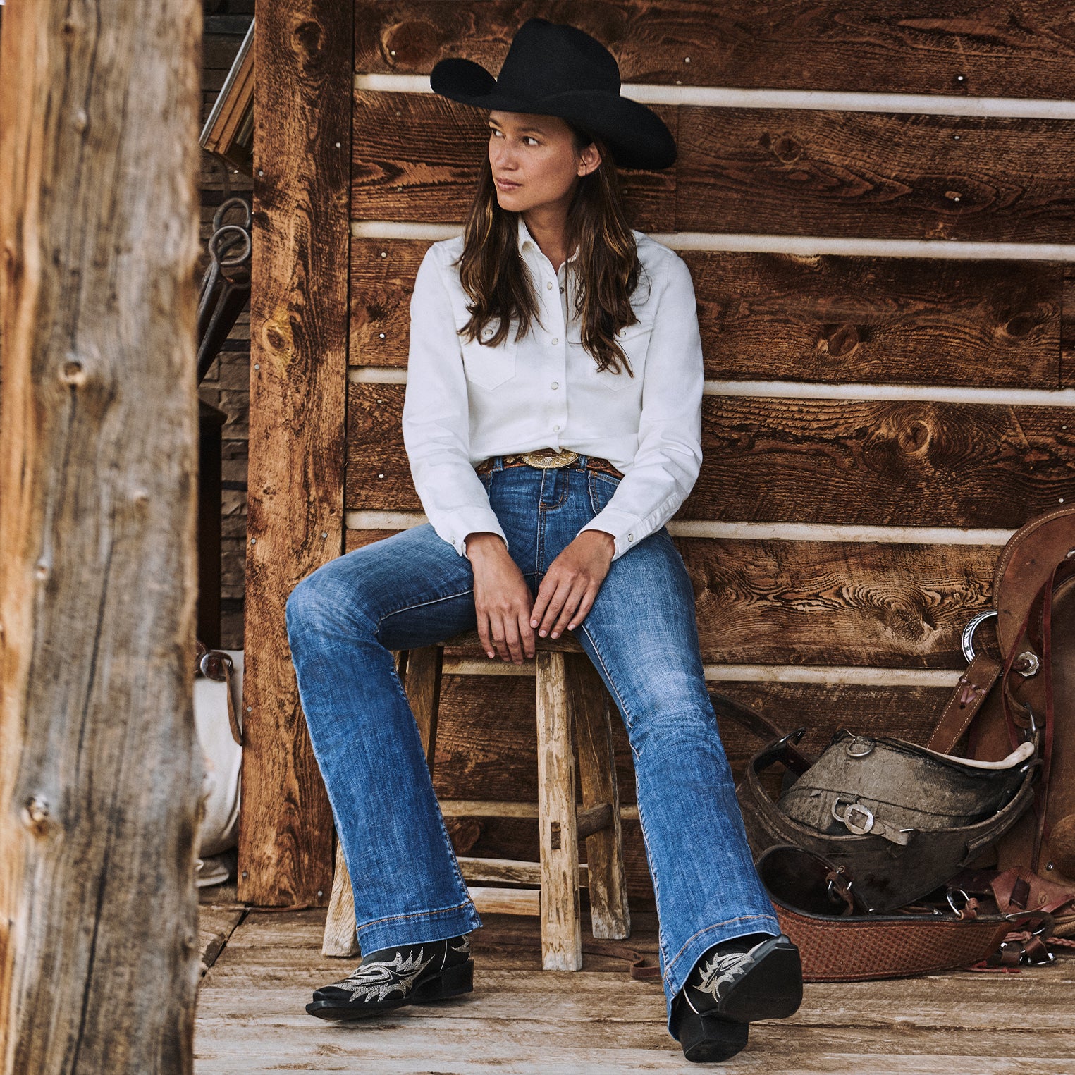 Black & White Flame Cowboy Boots - Embroidered Western Style