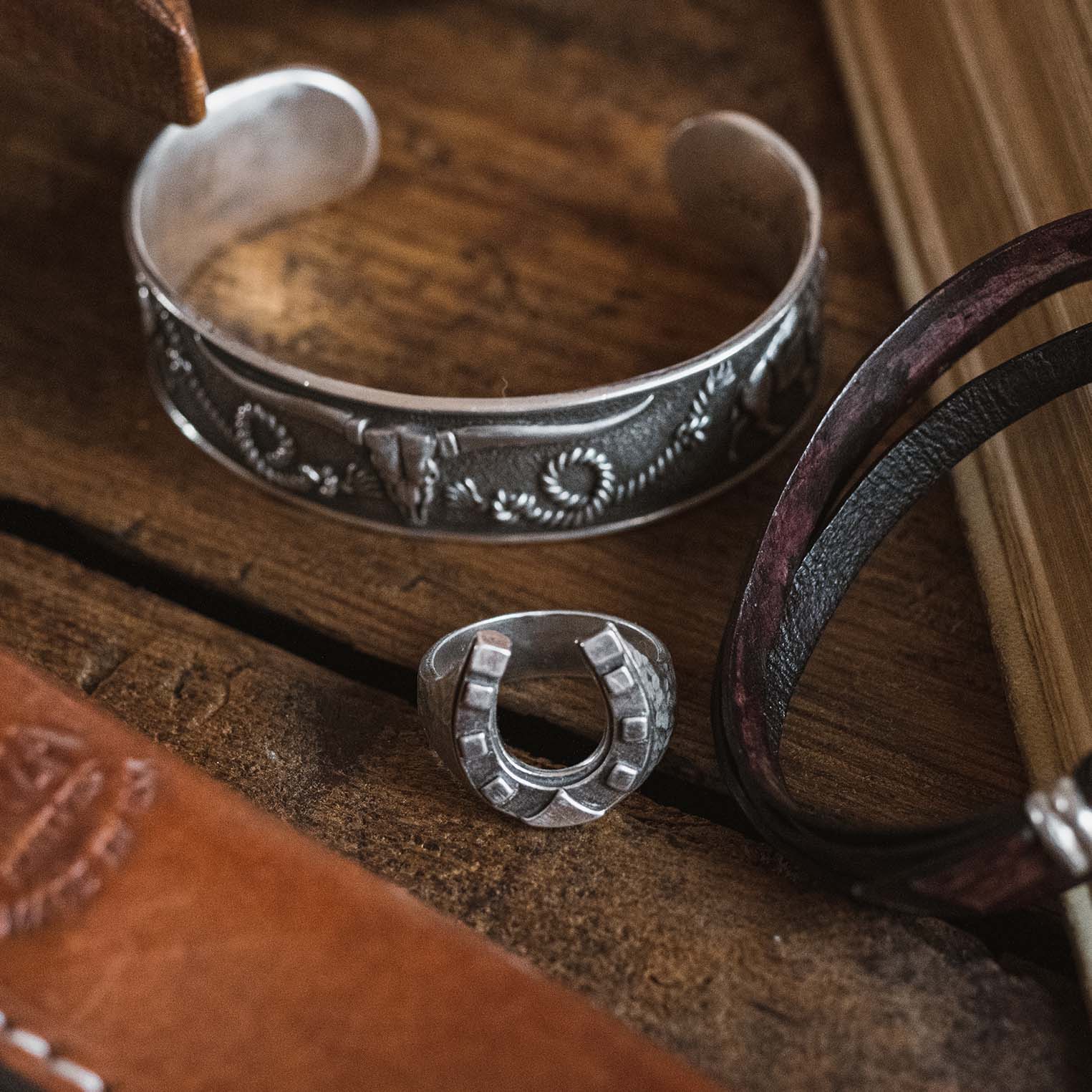 Stylish Silver Horseshoe Ring for Women
