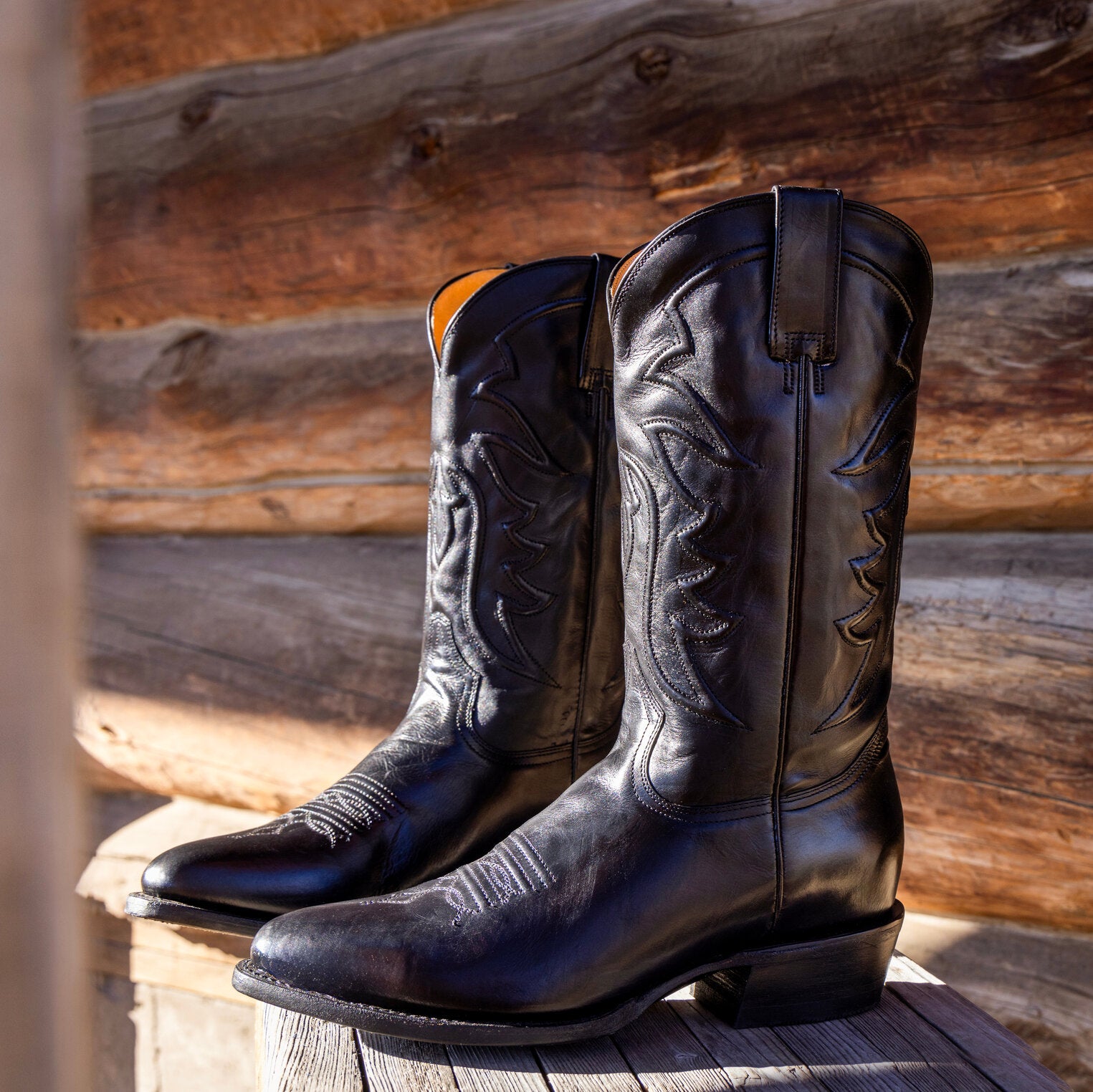 Ames Burnished Leather Boots – Classic Corded Design