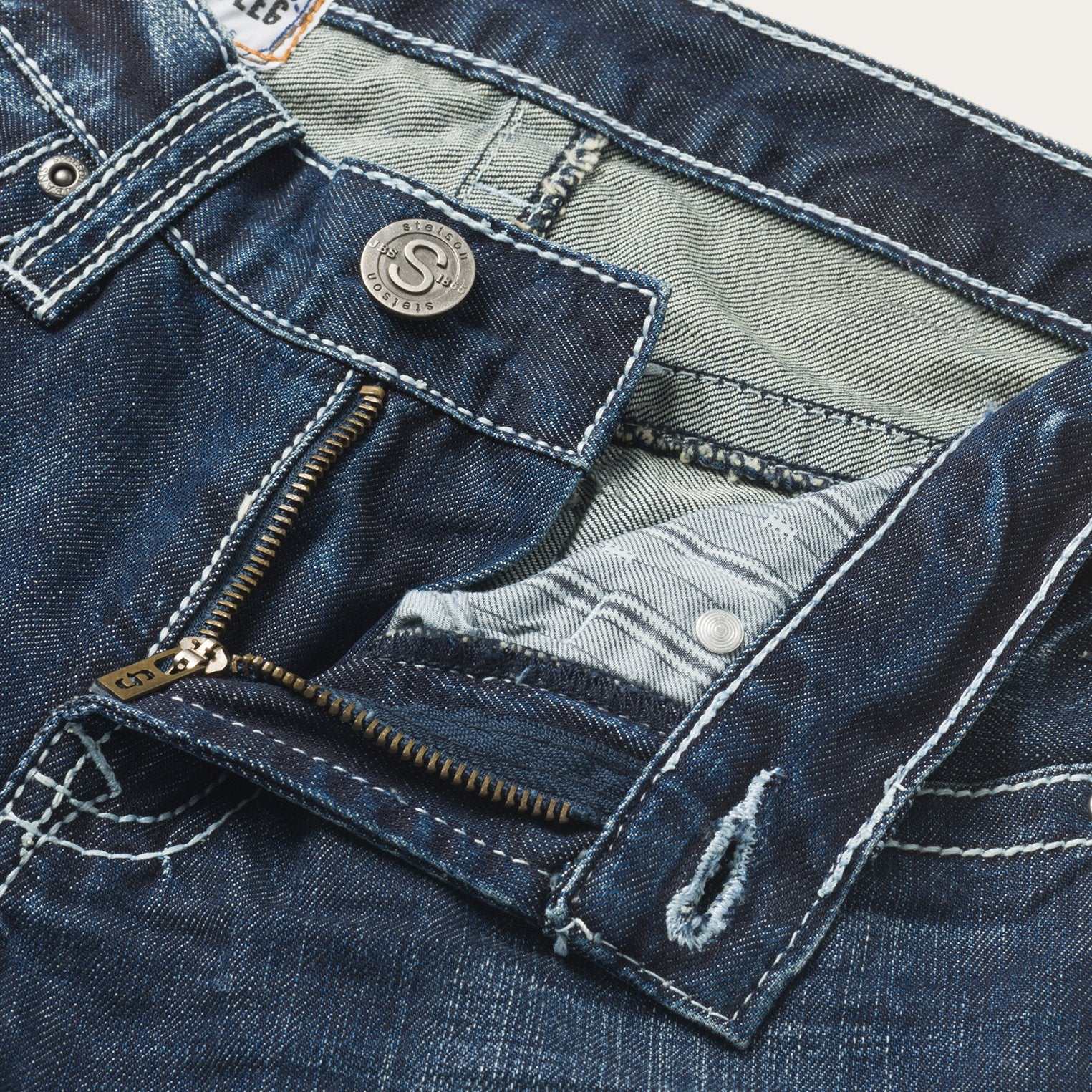 Men's Medium Wash Destructed Fit Jeans