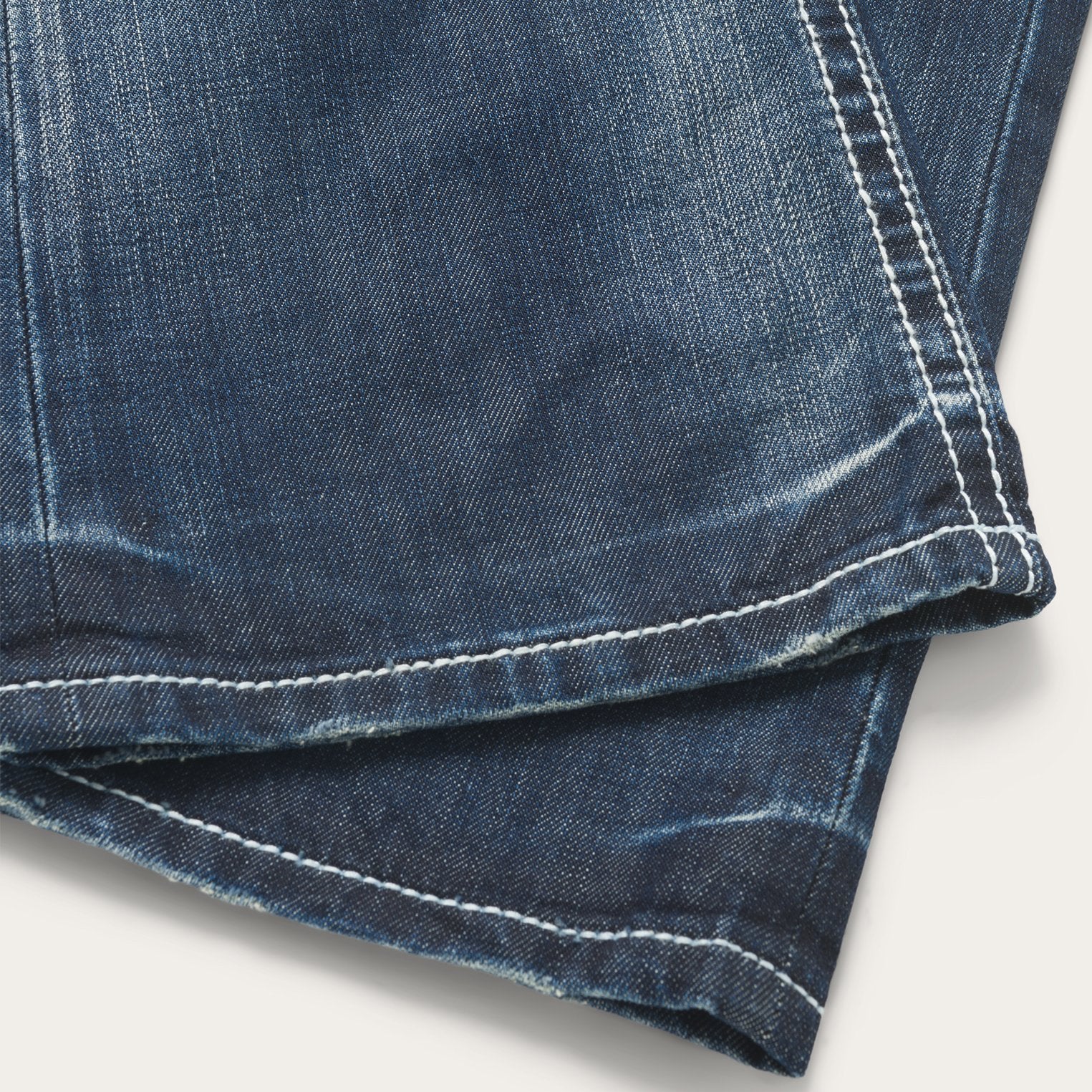 Men's Medium Wash Destructed Fit Jeans