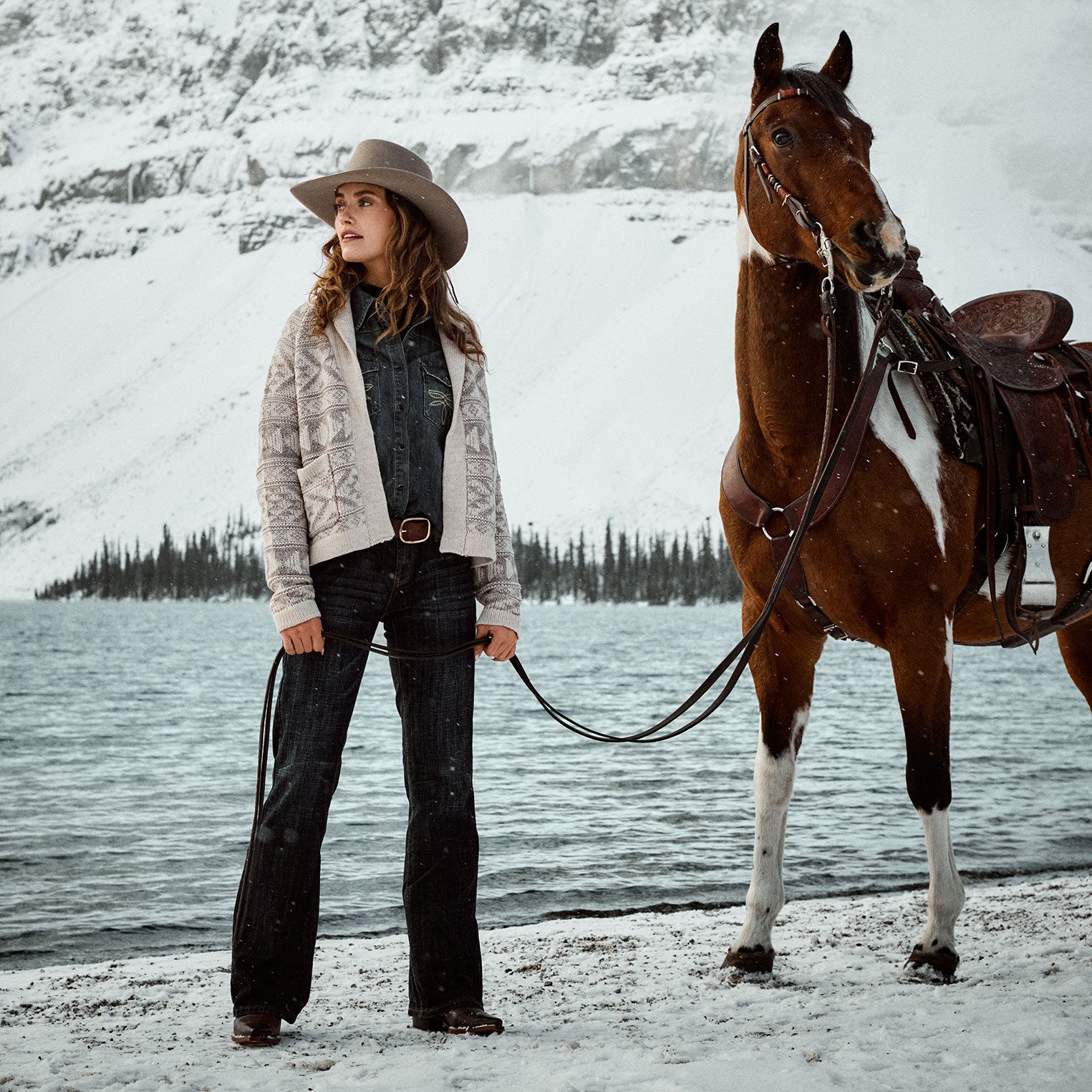 Stylish Cropped Cardigan with Shawl Collar